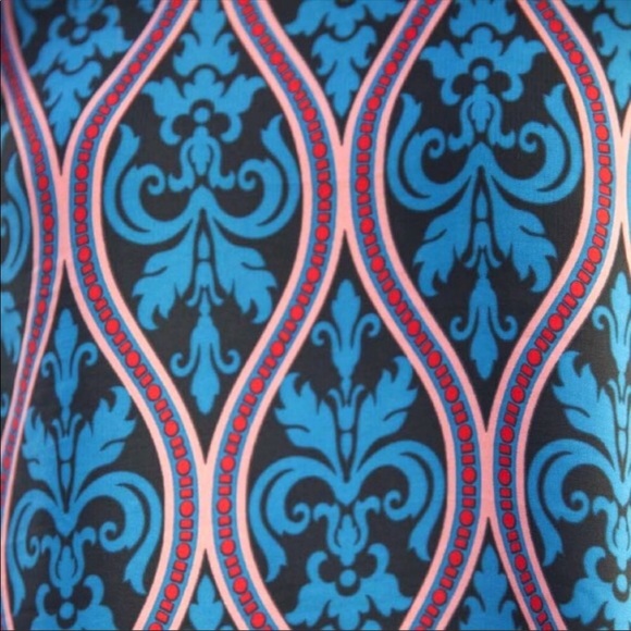 SALE || Printed LO - HIGH Tunic - Picture 3 of 5